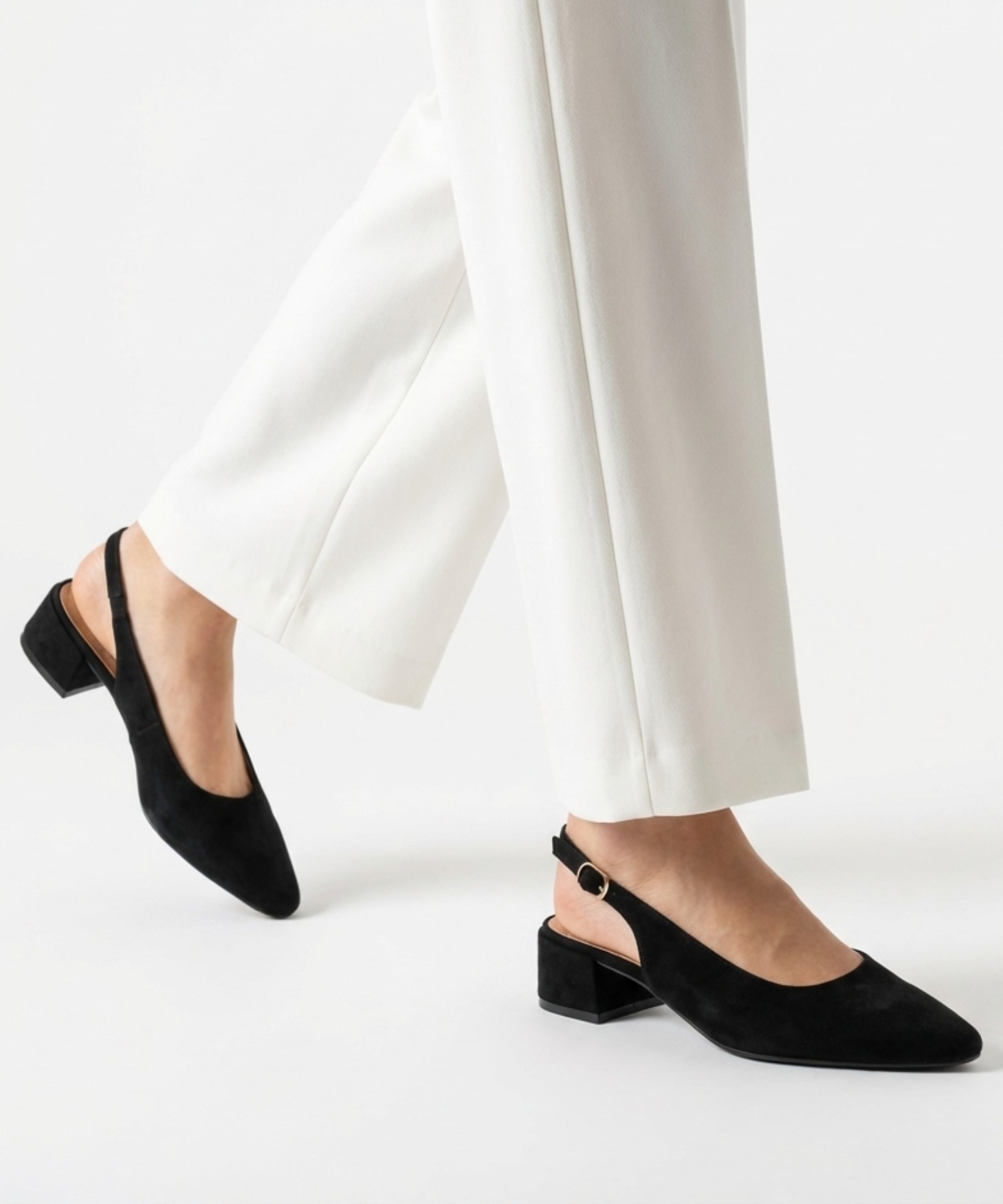 Zapato tac&oacute;n destalonado image number null